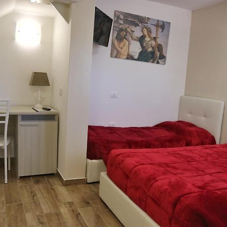 Affitta Camere La Fenice Di Folli Lorella Puegnago Bagian luar foto