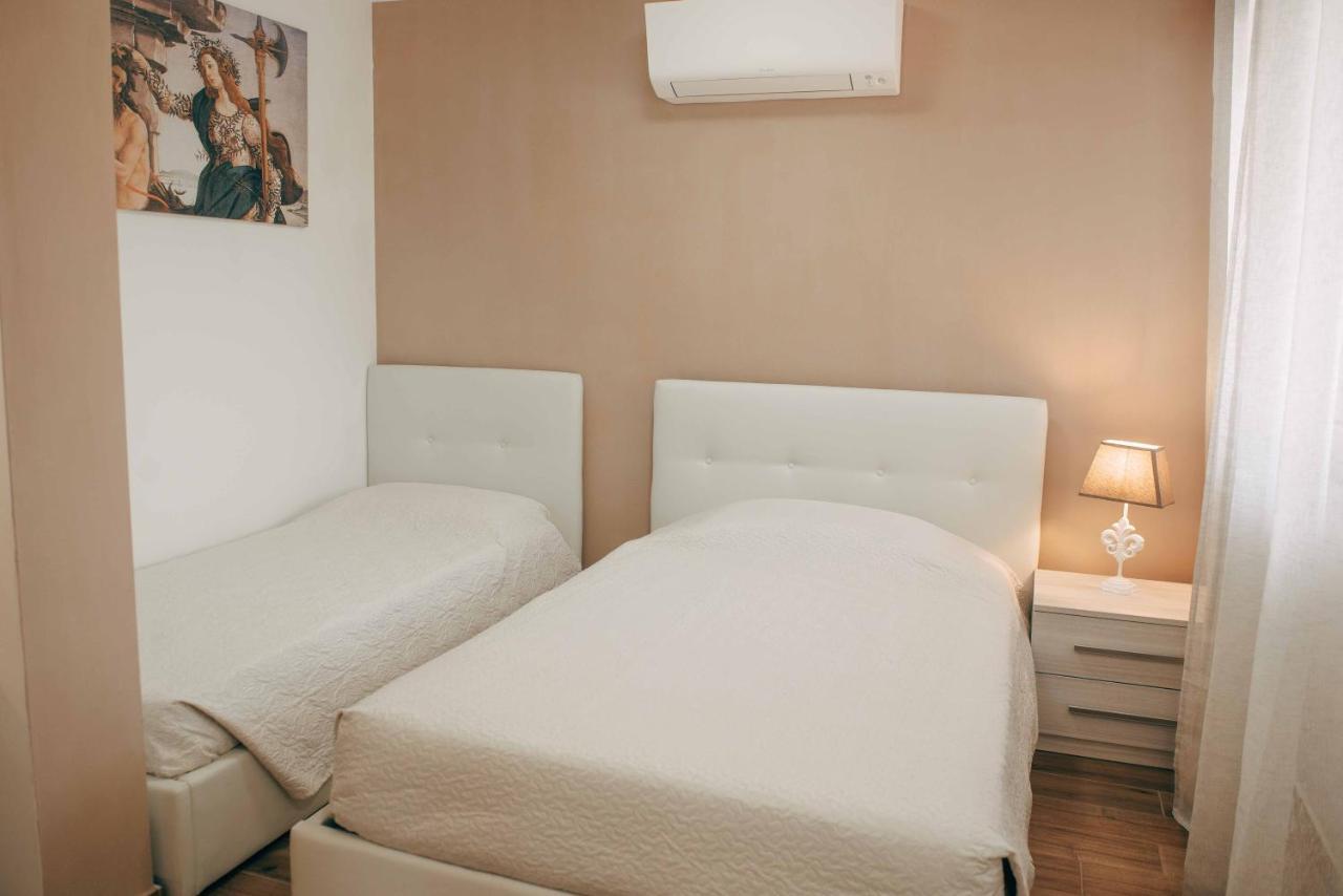 Affitta Camere La Fenice Di Folli Lorella Puegnago Bagian luar foto
