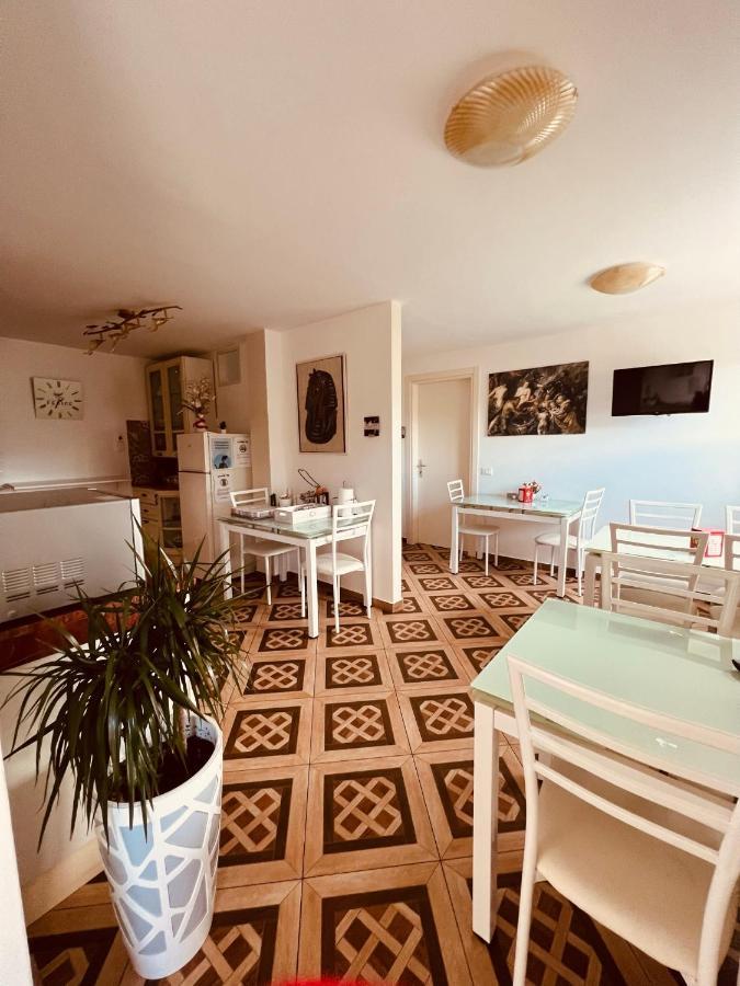 Affitta Camere La Fenice Di Folli Lorella Puegnago Bagian luar foto