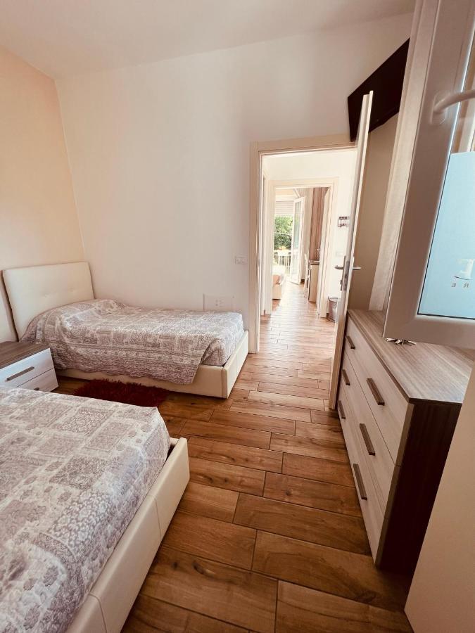 Affitta Camere La Fenice Di Folli Lorella Puegnago Bagian luar foto